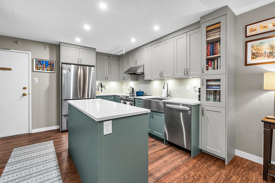 319 1500 Pendrell Street Vancouver, BC - 1