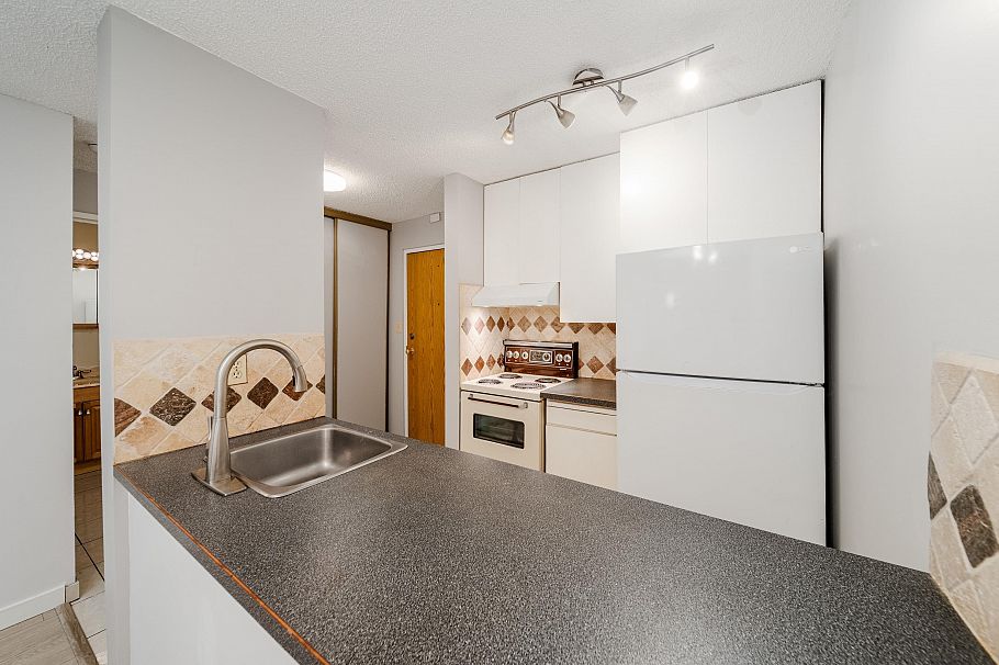 311 1040 Pacific Street Vancouver, BC - 7