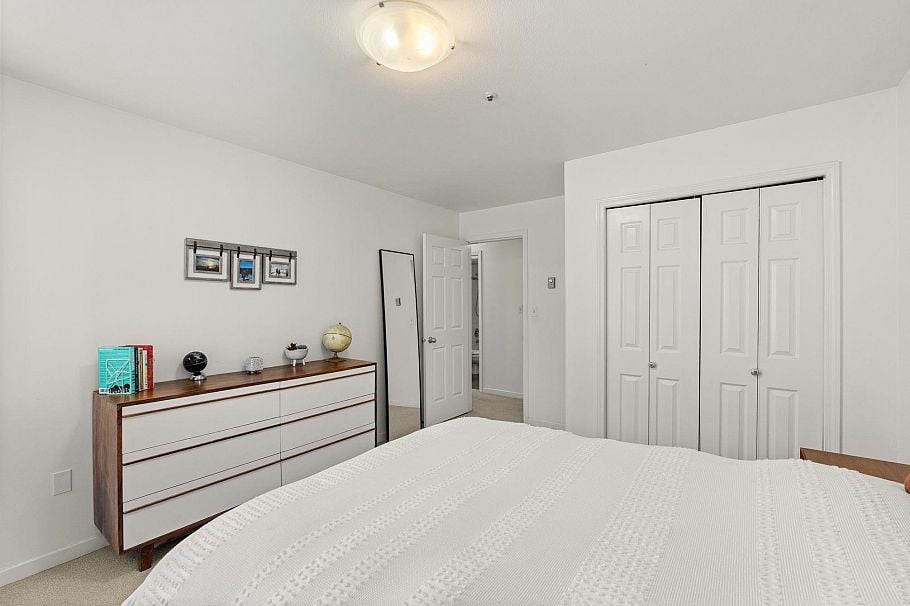 202 1537 Charles Street Vancouver, BC - 14