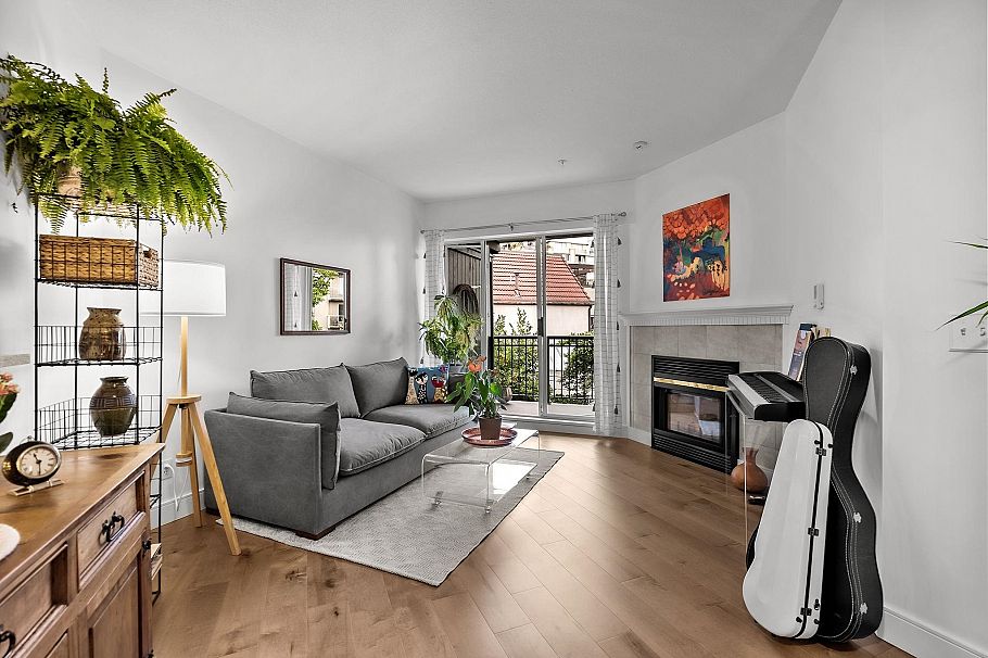 304 1928 Nelson Street Vancouver, BC - 2