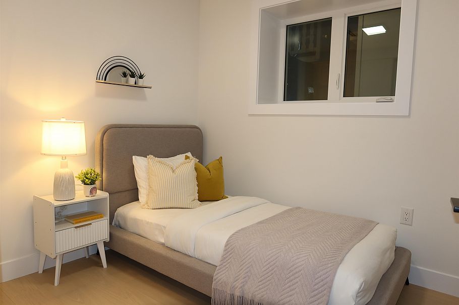 1924 William Street Vancouver, BC - 33