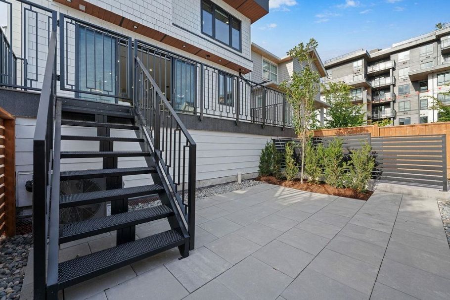 3 2282 E 8th Avenue Vancouver, BC - 38