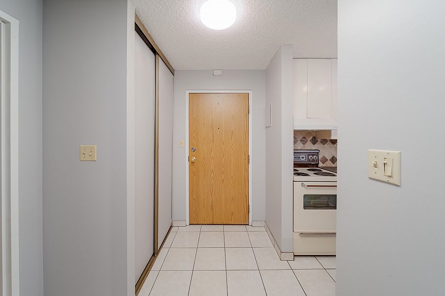 311 1040 Pacific Street Vancouver, BC - 5