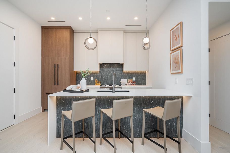 1 2460 Adanac Street Vancouver, BC - 10