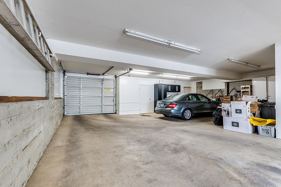 2352 W 7th Avenue Vancouver, BC - 33