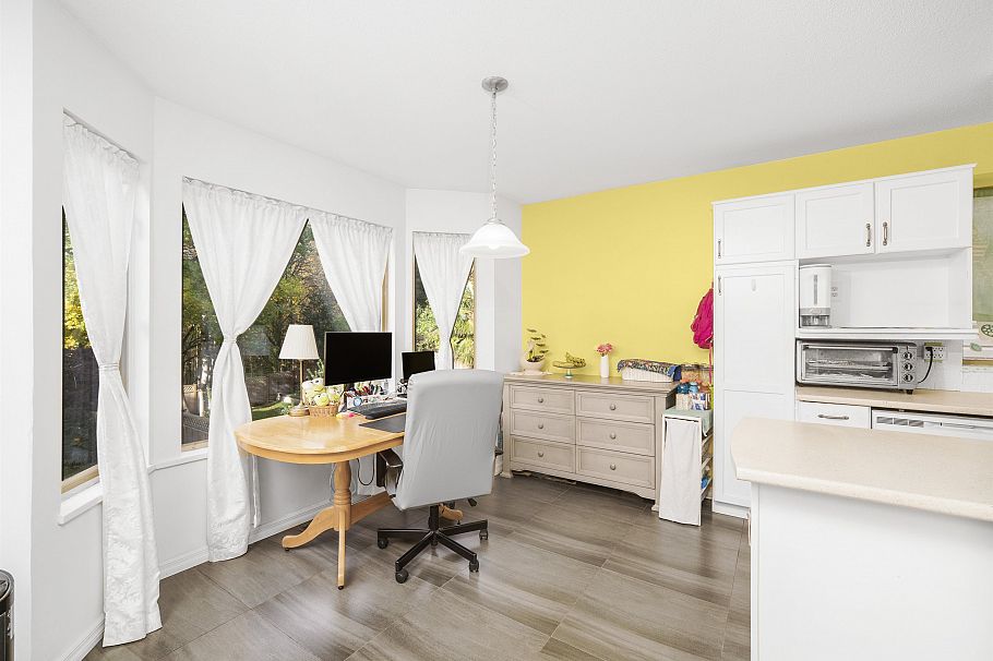 1931 Westview Drive North Vancouver, BC - 11