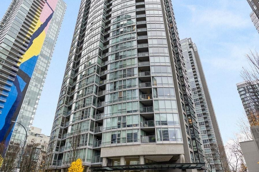 2108 1438 Richards Street Vancouver, BC - 2