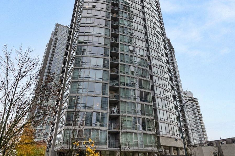 2108 1438 Richards Street Vancouver, BC - 3