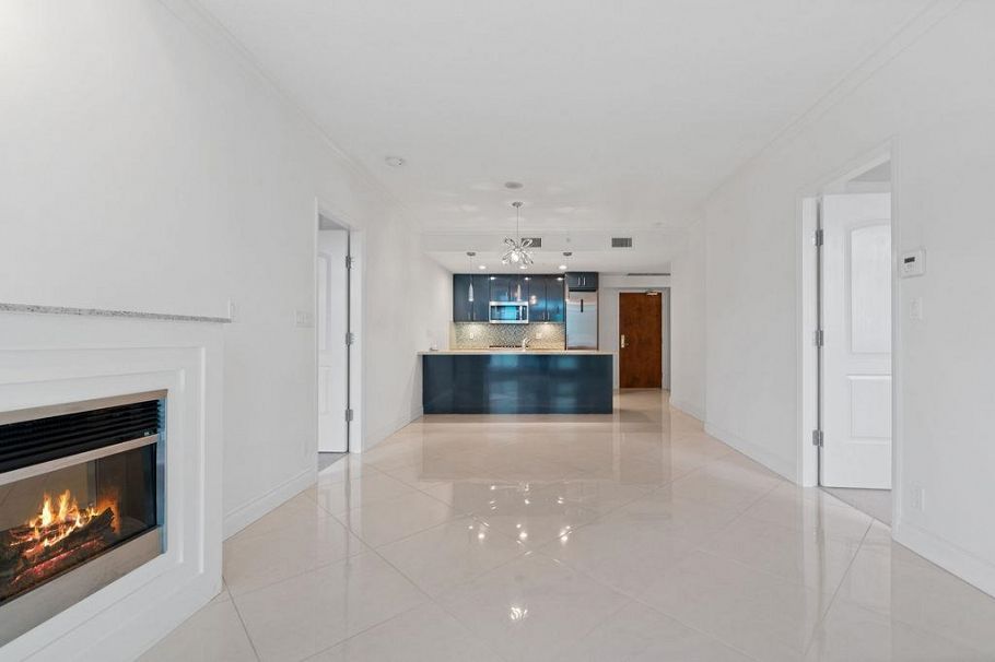 403 162 Victory Ship Way North Vancouver, BC - 4