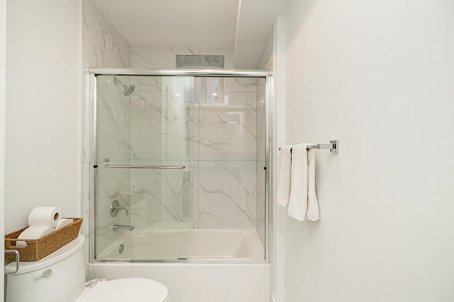 1505 W 60th Avenue Vancouver, BC - 17