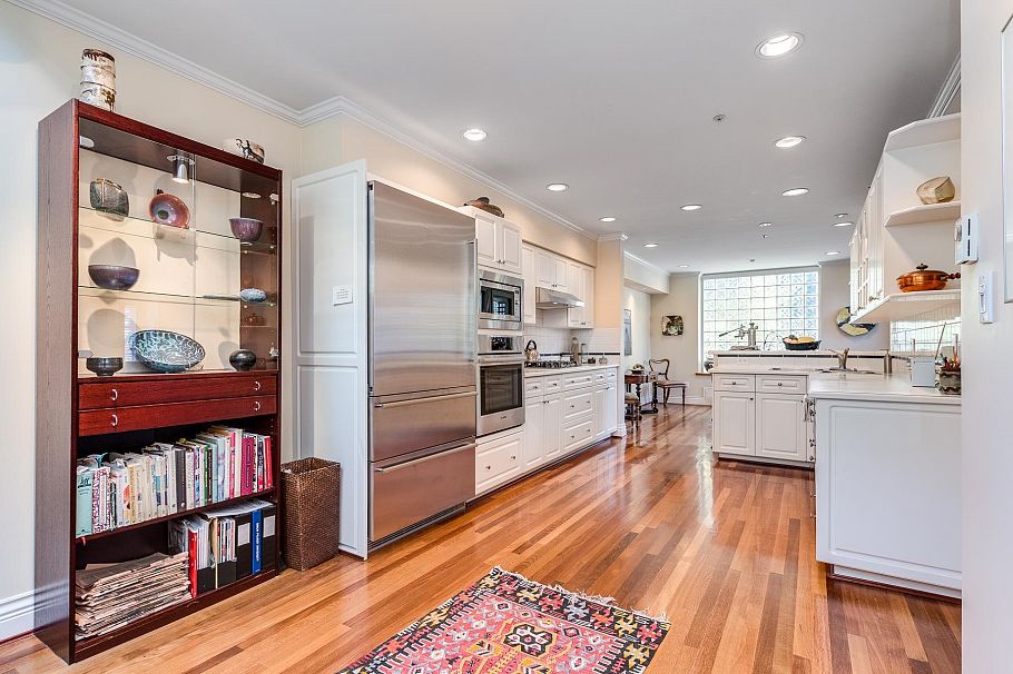 2352 W 7th Avenue Vancouver, BC - 7