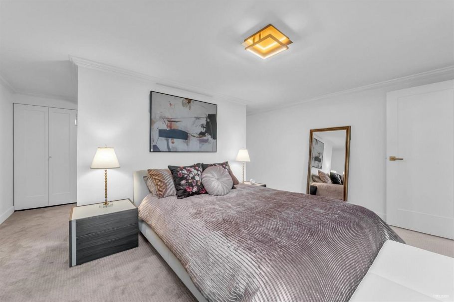 2243 Oak Street Vancouver, BC - 30