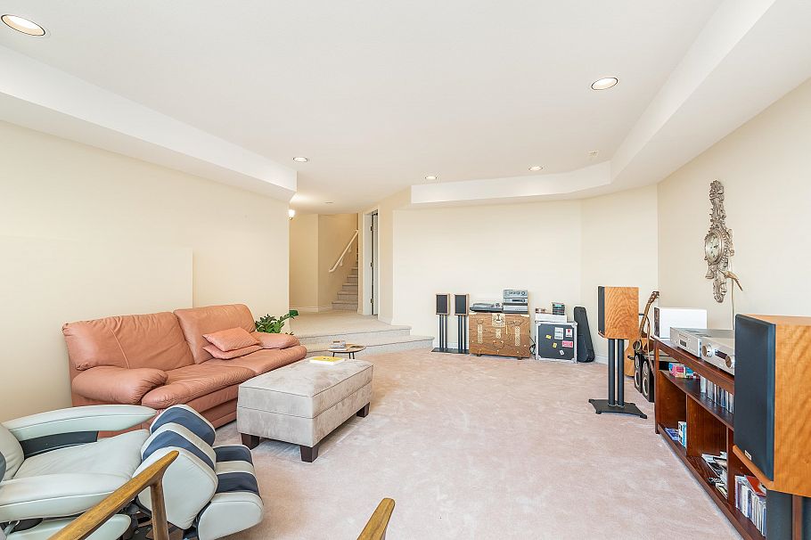 4153 Quarry Court North Vancouver, BC - 33