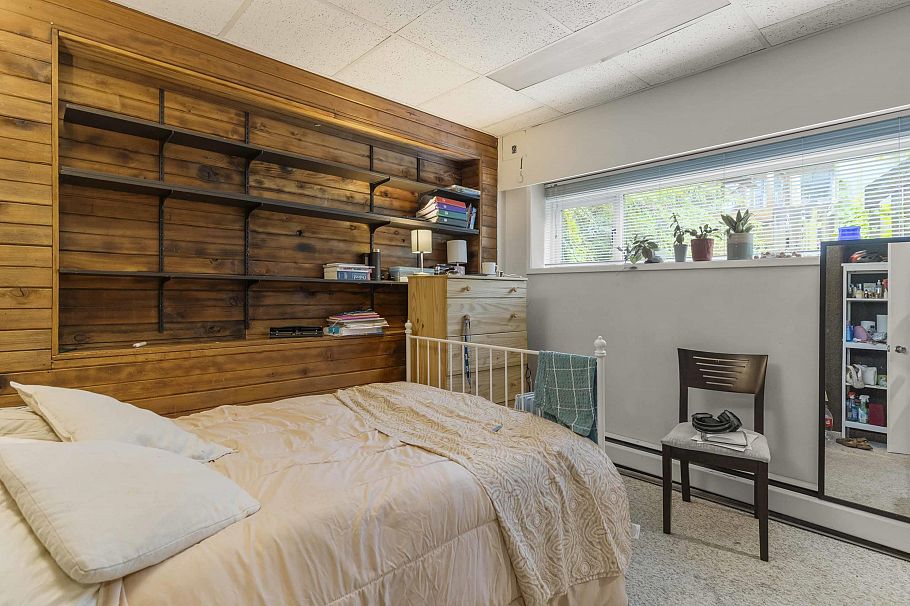 4564 W 11th Avenue Vancouver, BC - 17