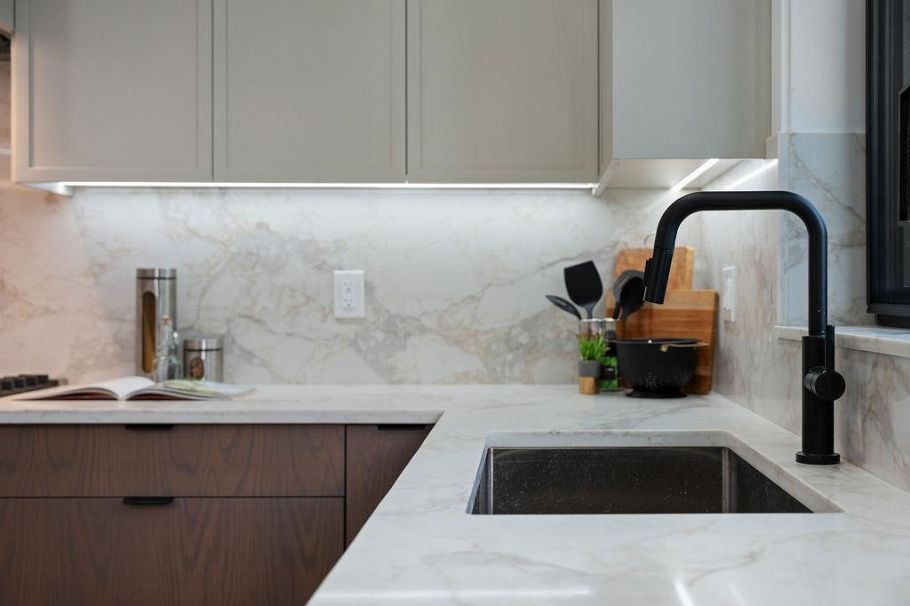 3 2282 E 8th Avenue Vancouver, BC - 4