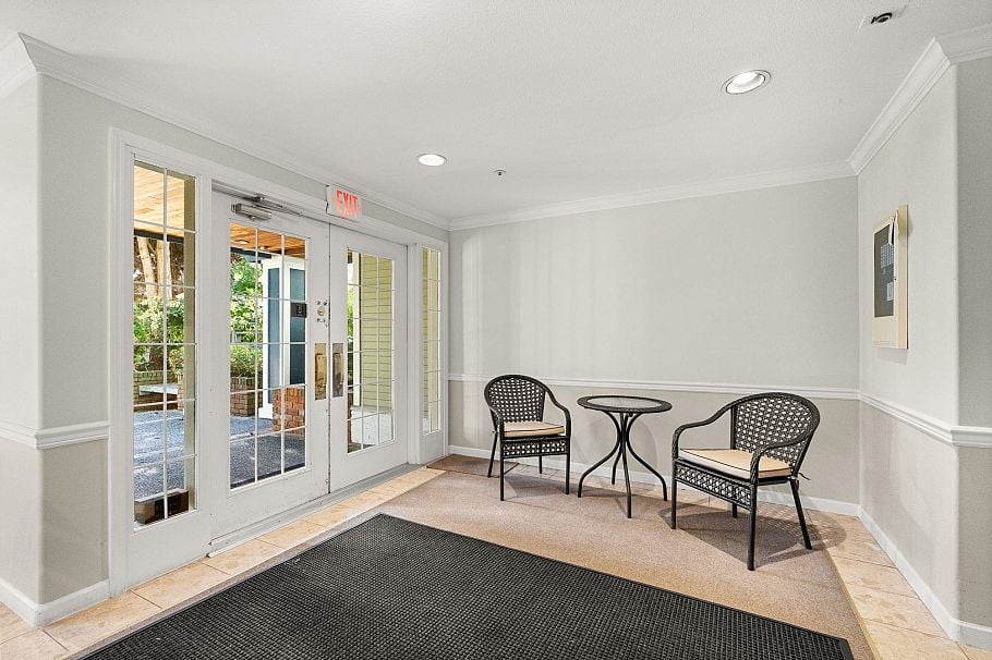 202 1537 Charles Street Vancouver, BC - 21