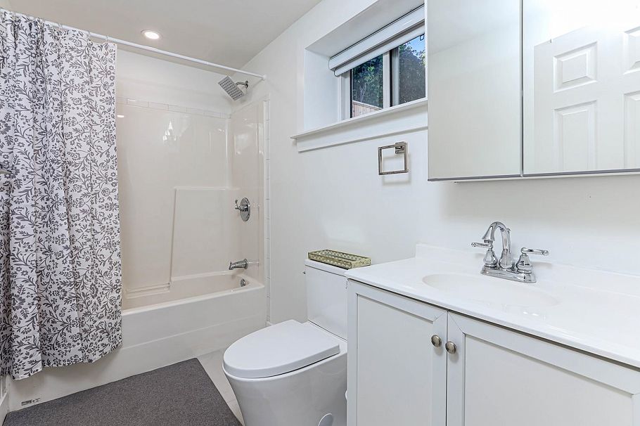 4254 Caddy Road North Vancouver, BC - 34