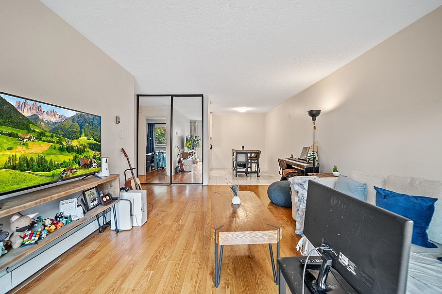 229 2033 Triumph Street Vancouver, BC - 6