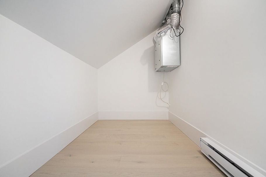 1 2460 Adanac Street Vancouver, BC - 30