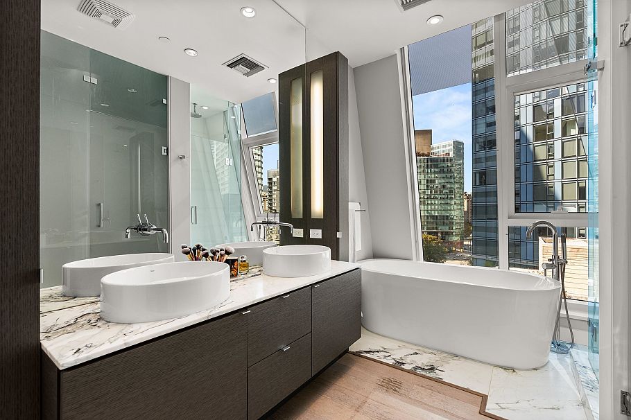 901 1409 W Pender Street Vancouver, BC - 17