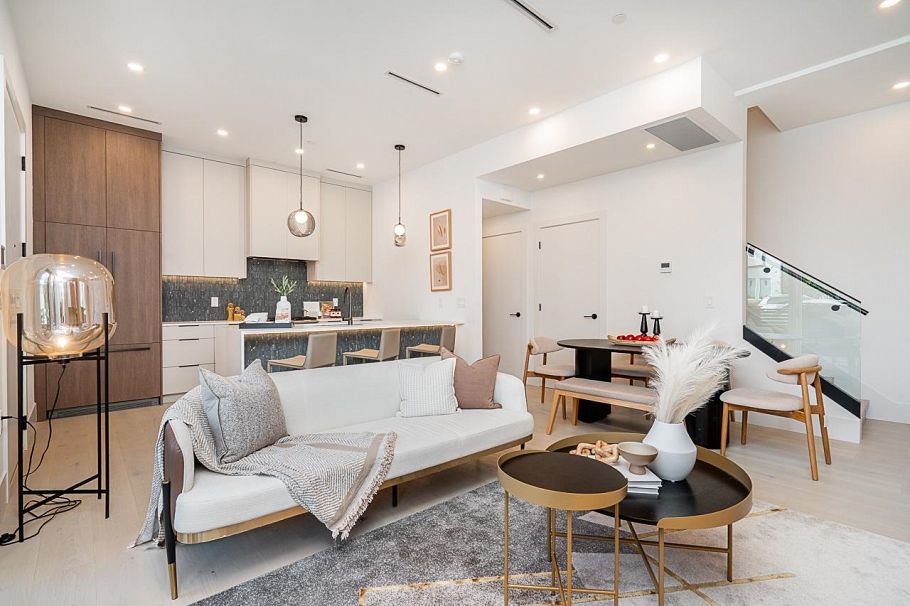 1 2460 Adanac Street Vancouver, BC - 3