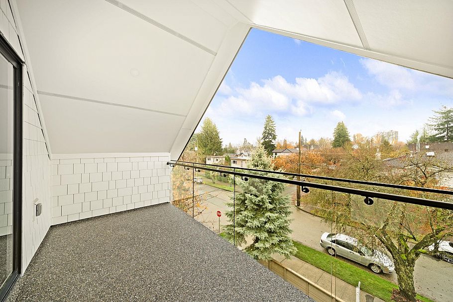 1095 E 14th Avenue Vancouver, BC - 32