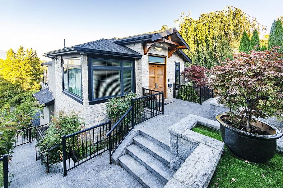 4578 Puget Drive Vancouver, BC - 4