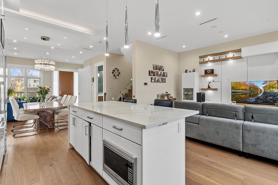 2699 E 7th Avenue Vancouver, BC - 6