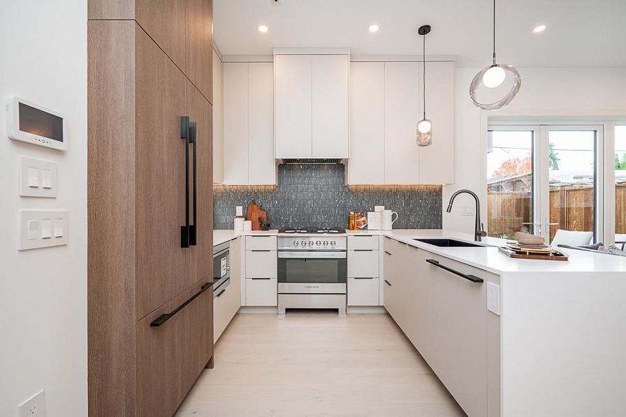 2 2460 Adanac Street Vancouver, BC - 12