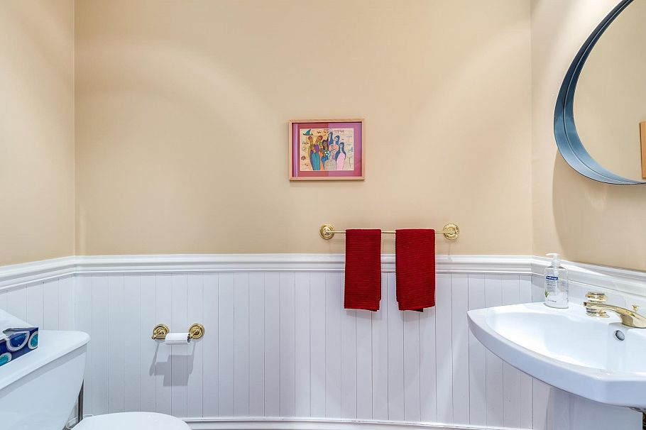 2352 W 7th Avenue Vancouver, BC - 14