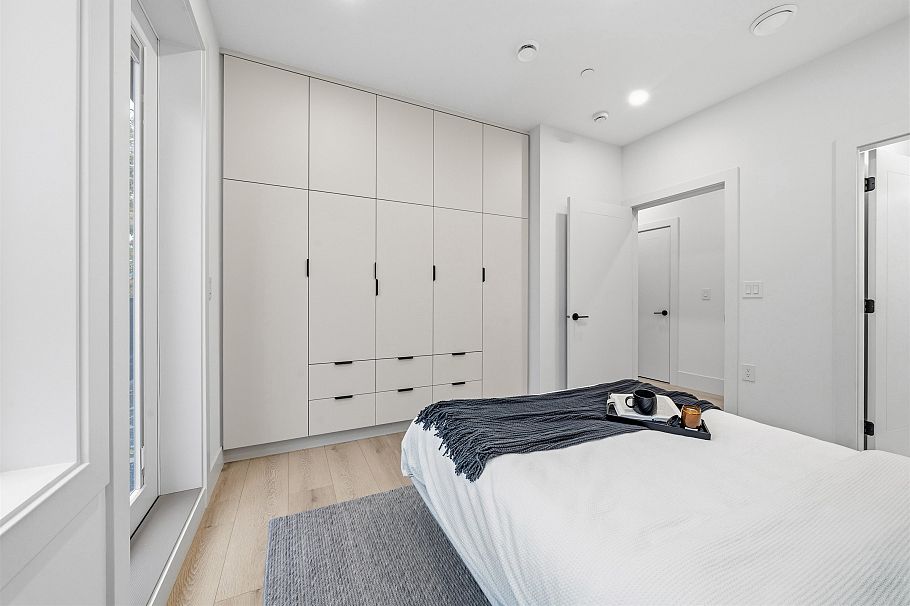 323 N Kamloops Street Vancouver, BC - 10