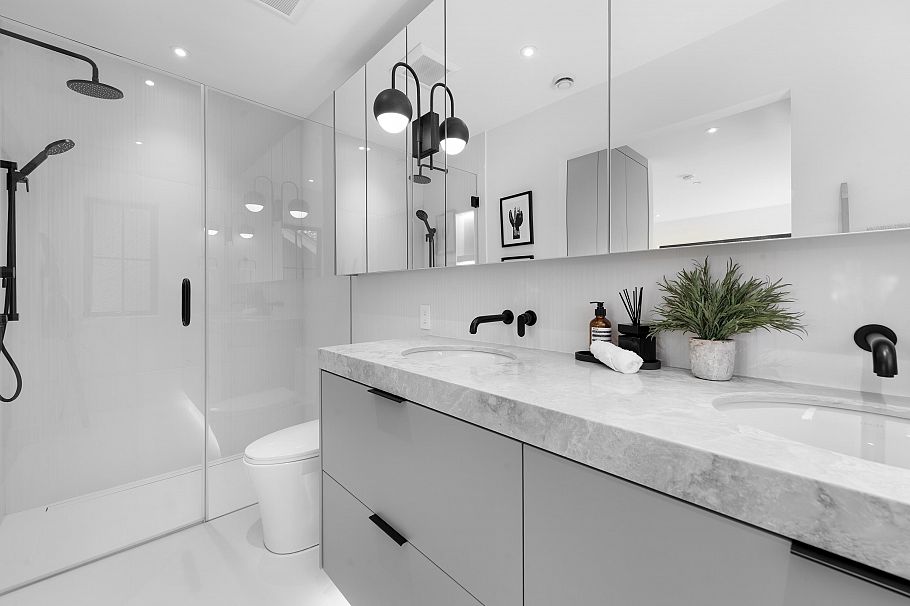 2 240 E 37th Avenue Vancouver, BC - 25