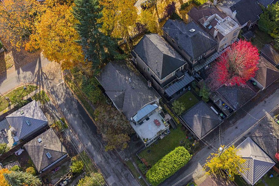 3555 Quadra Street Vancouver, BC - 35