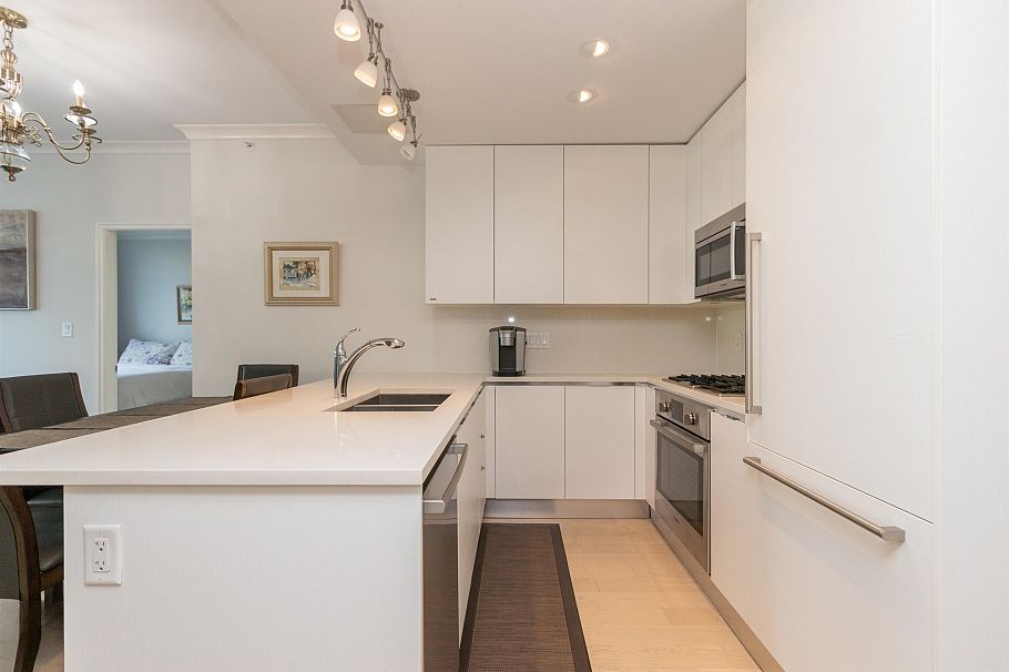 705 199 Victory Ship Way North Vancouver, BC - 18