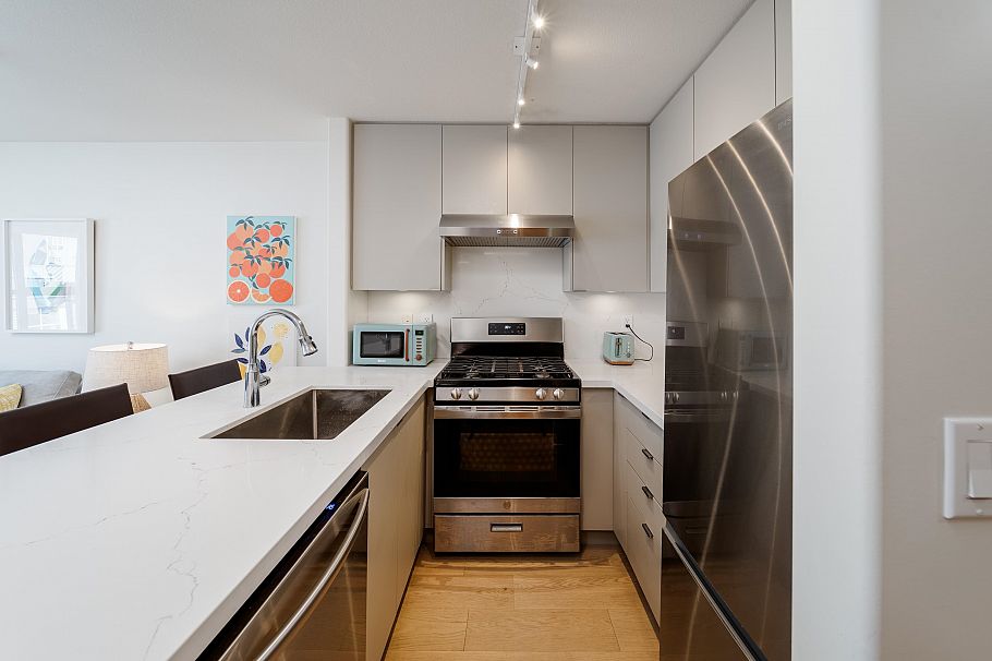 404 2688 Vine Street Vancouver, BC - 3