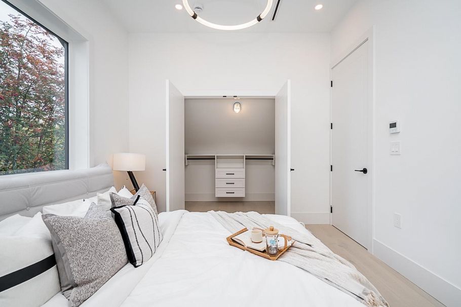 1 2460 Adanac Street Vancouver, BC - 27