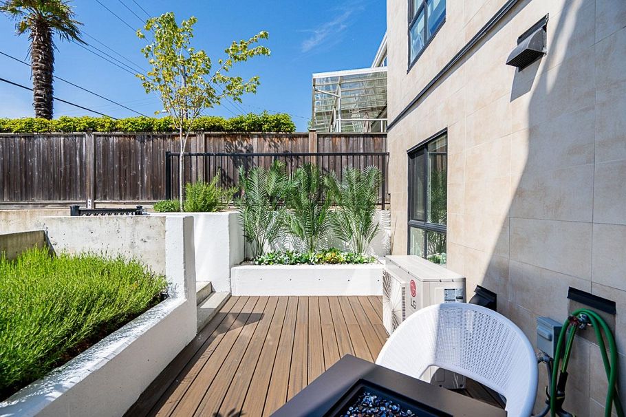 1505 W 60th Avenue Vancouver, BC - 23