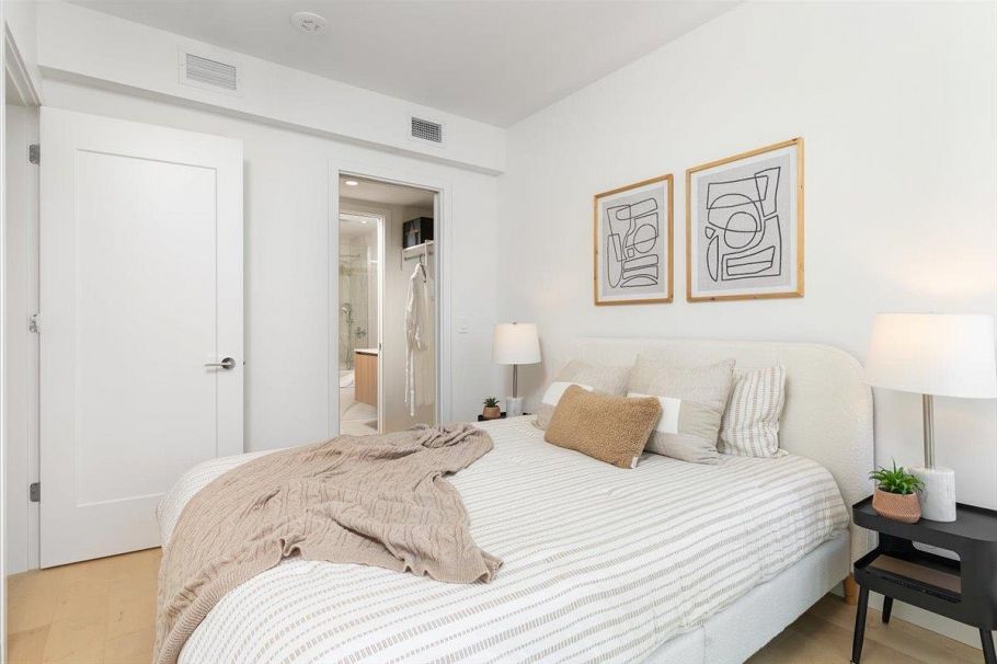 1004 135 E 13th Street North Vancouver, BC - 12