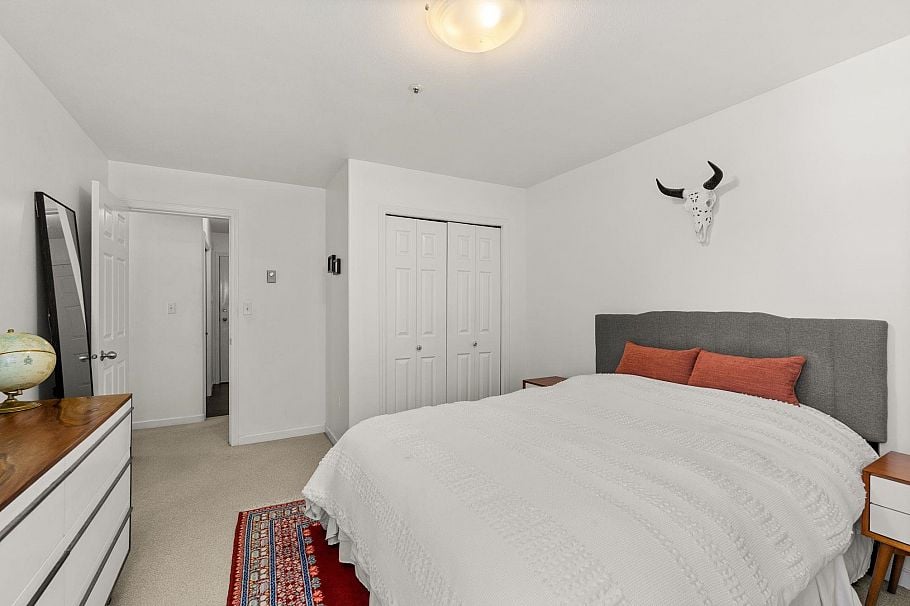 202 1537 Charles Street Vancouver, BC - 13