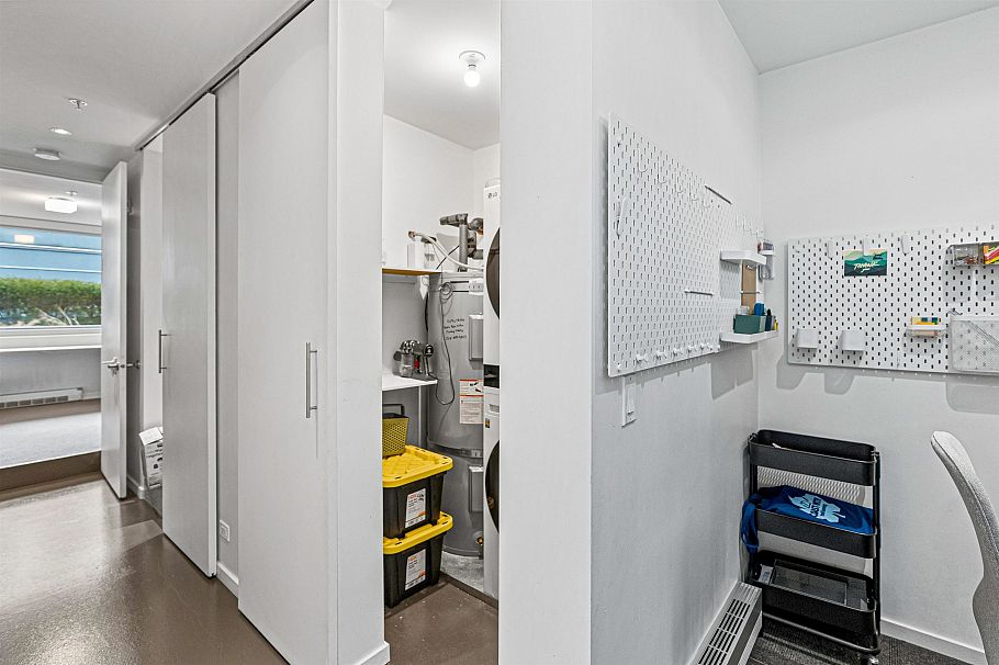 7 850 W 8th Avenue Vancouver, BC - 4