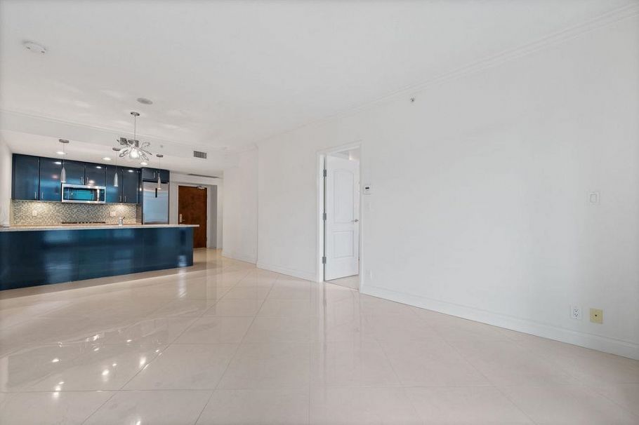 403 162 Victory Ship Way North Vancouver, BC - 15