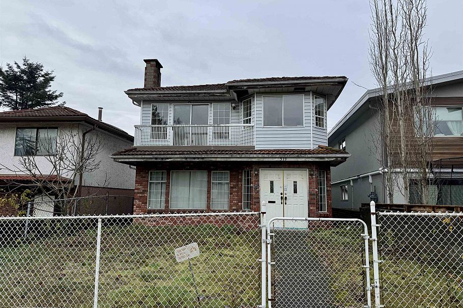 311 E 38th Avenue Vancouver, BC - 1