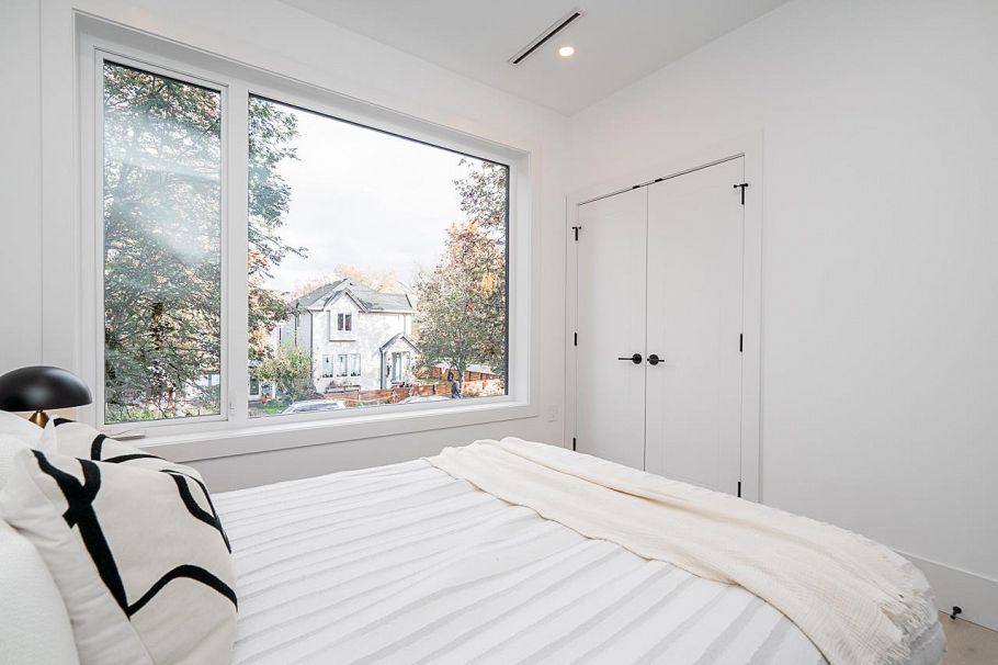 1 2460 Adanac Street Vancouver, BC - 16