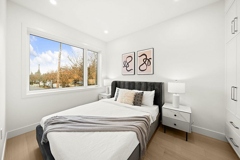 2965 Glen Drive Vancouver, BC - 14