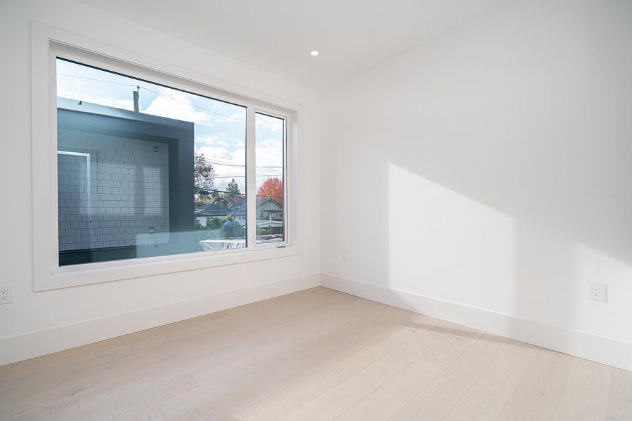 2 2460 Adanac Street Vancouver, BC - 17