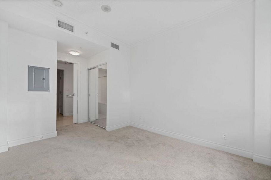 403 162 Victory Ship Way North Vancouver, BC - 35