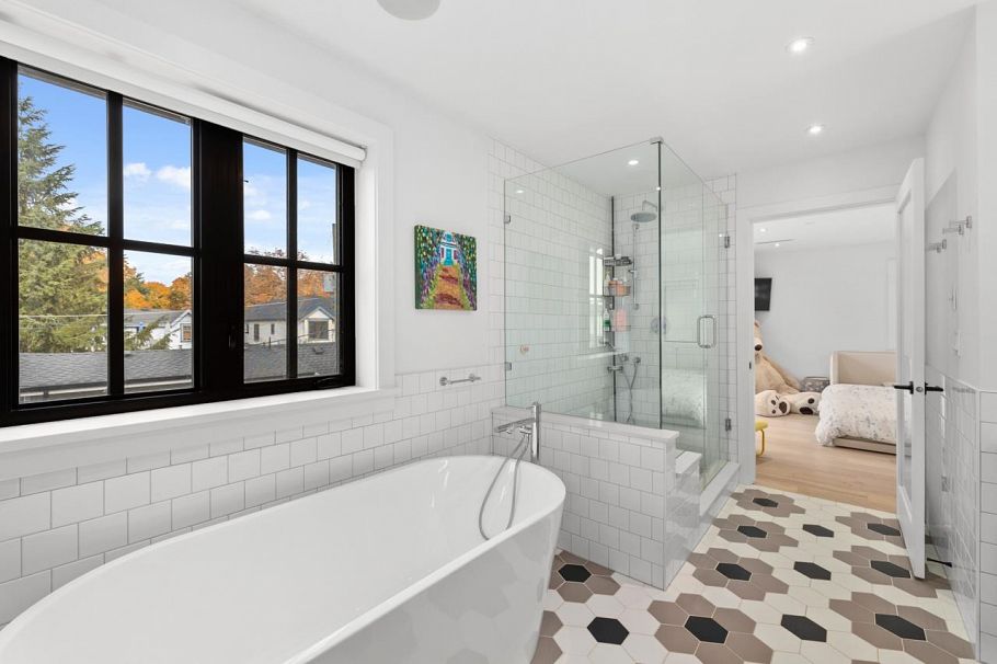 3363 W 15th Avenue Vancouver, BC - 23