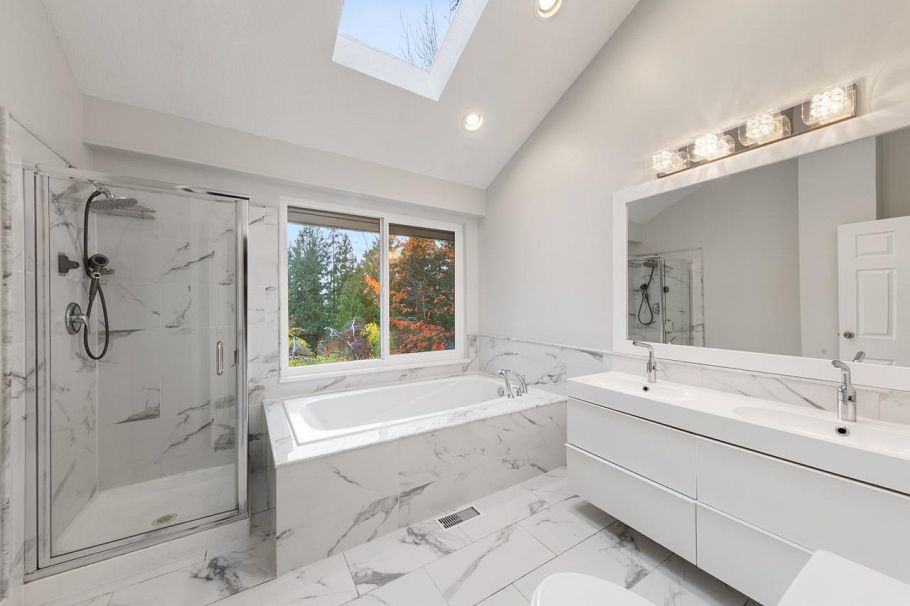 271 Montroyal Boulevard North Vancouver, BC - 16