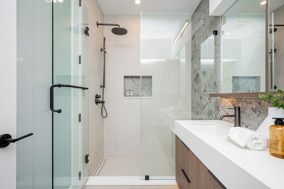 1 2460 Adanac Street Vancouver, BC - 29