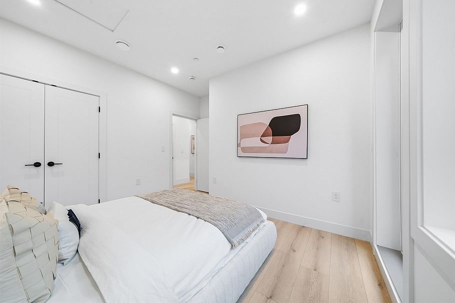 323 N Kamloops Street Vancouver, BC - 13